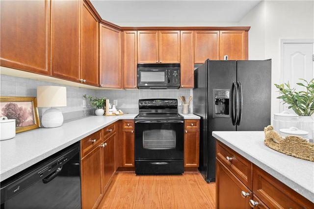 276 Glens Loop, Woodstock, GA 30188