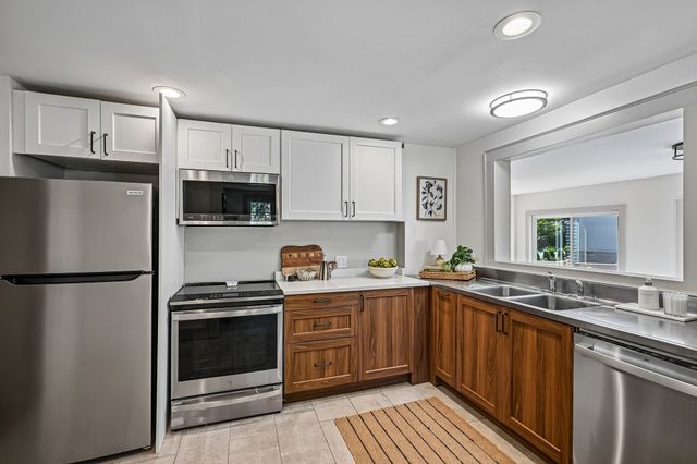 254 Russell St, Woburn, MA 01801