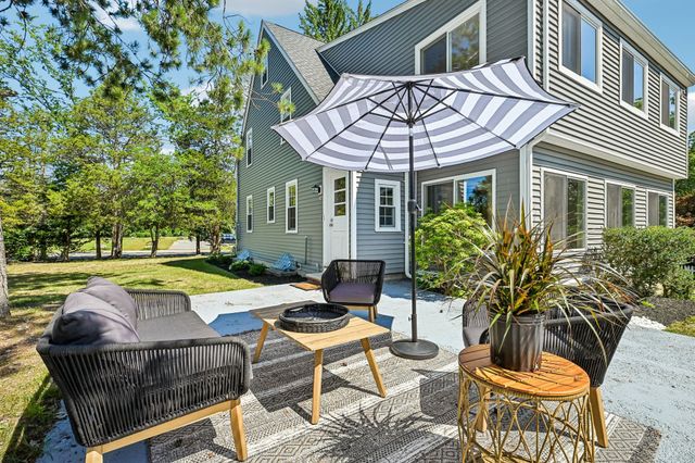 254 Russell St, Woburn, MA 01801