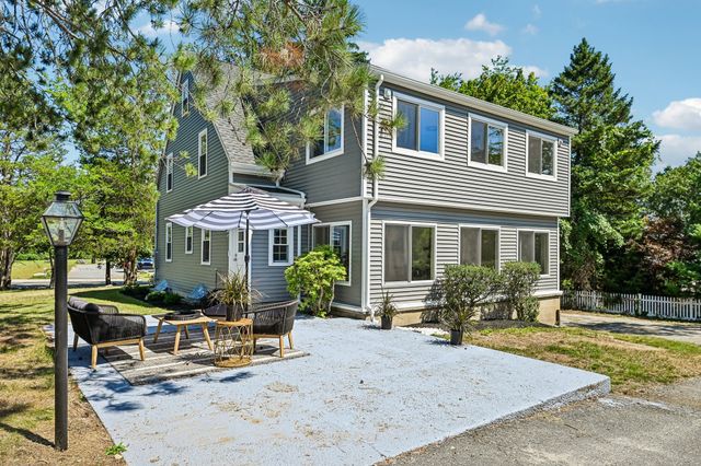 254 Russell St, Woburn, MA 01801