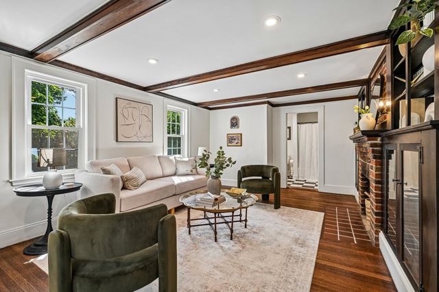 254 Russell St, Woburn, MA 01801