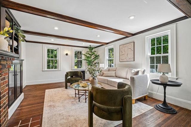 254 Russell St, Woburn, MA 01801