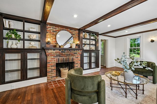 254 Russell St, Woburn, MA 01801
