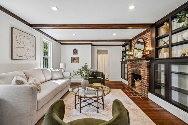 254 Russell St, Woburn, MA 01801