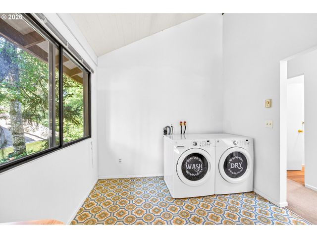 9316 Sw 8TH Dr, Portland, OR 97219