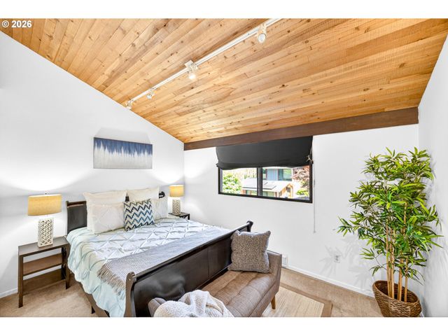 9316 Sw 8TH Dr, Portland, OR 97219