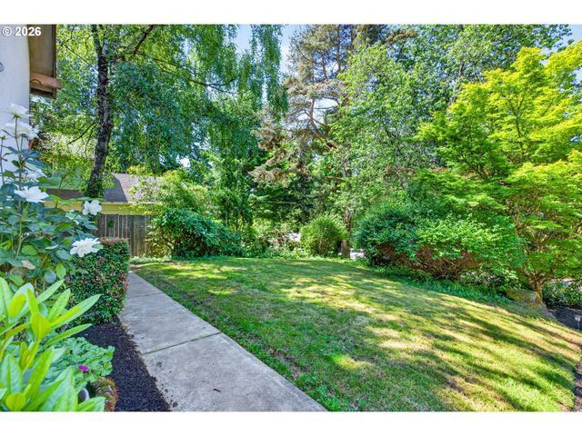 9316 Sw 8TH Dr, Portland, OR 97219