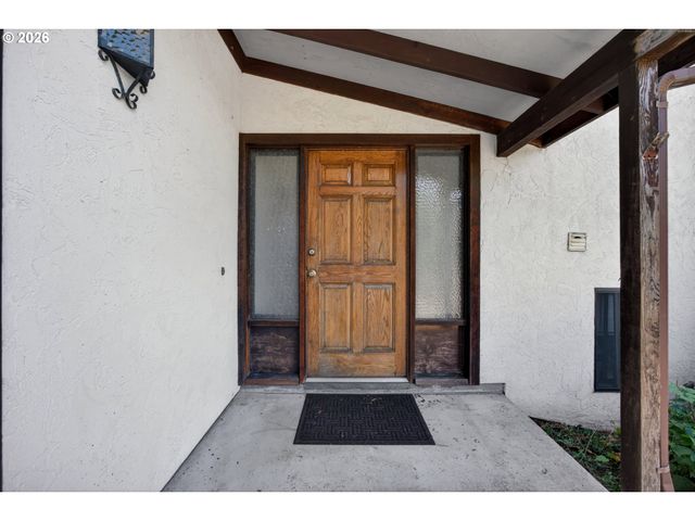 9316 Sw 8TH Dr, Portland, OR 97219