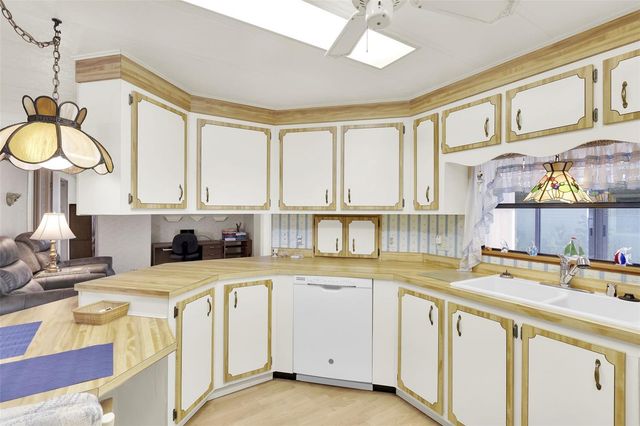 650 LA SALA, North Port, FL 34287