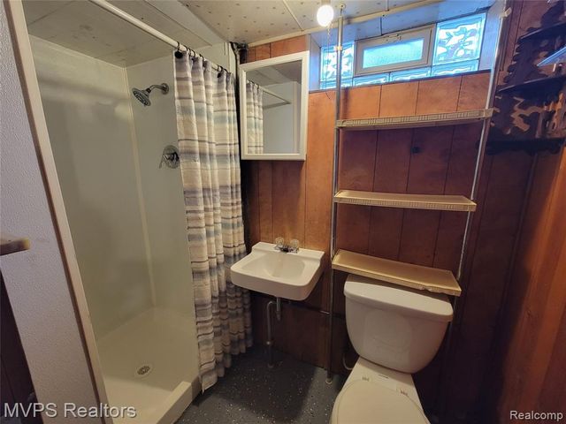 18508 Holland Avenue, Eastpointe, MI 48021