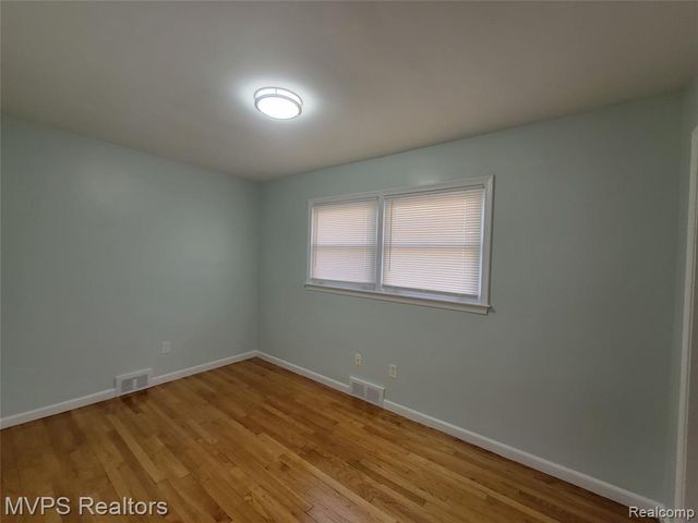 18508 Holland Avenue, Eastpointe, MI 48021