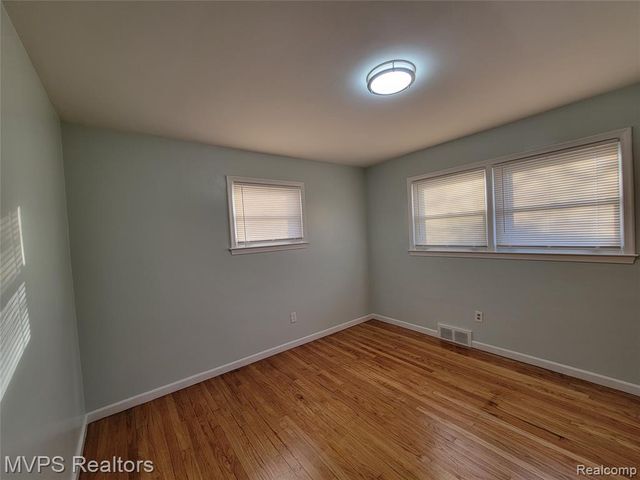 18508 Holland Avenue, Eastpointe, MI 48021