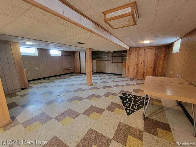 18508 Holland Avenue, Eastpointe, MI 48021