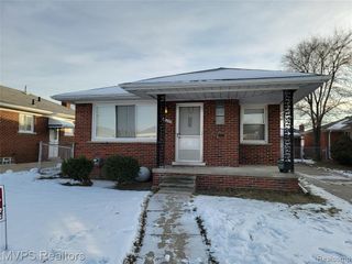 18508 Holland Avenue, Eastpointe, MI 48021