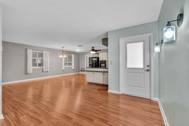 7313 Oakmont Drive, Lake Worth, FL 33467