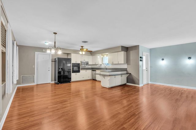 7313 Oakmont Drive, Lake Worth, FL 33467