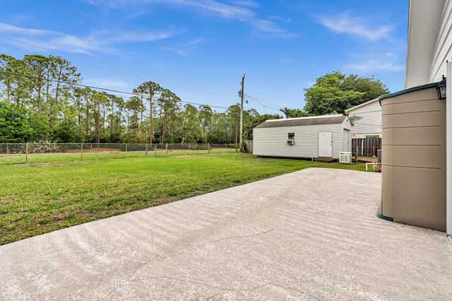 7313 Oakmont Drive, Lake Worth, FL 33467