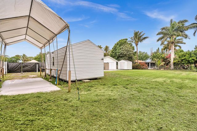 7313 Oakmont Drive, Lake Worth, FL 33467