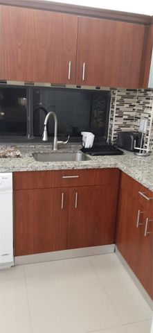 16909 N Bay Rd 914, Sunny Isles Beach, FL 33160