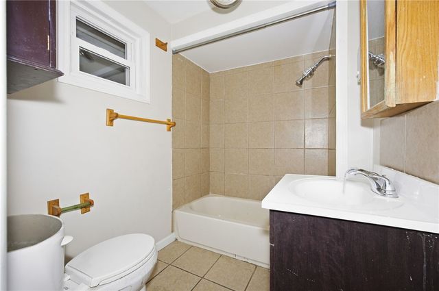 764 Mary St, Mckees Rocks, PA 15136