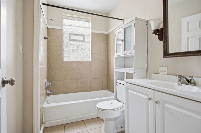 764 Mary St, Mckees Rocks, PA 15136