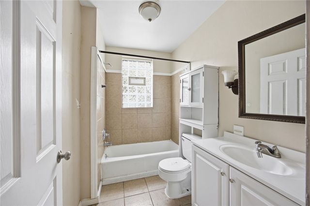 764 Mary St, Mckees Rocks, PA 15136