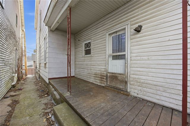 764 Mary St, Mckees Rocks, PA 15136