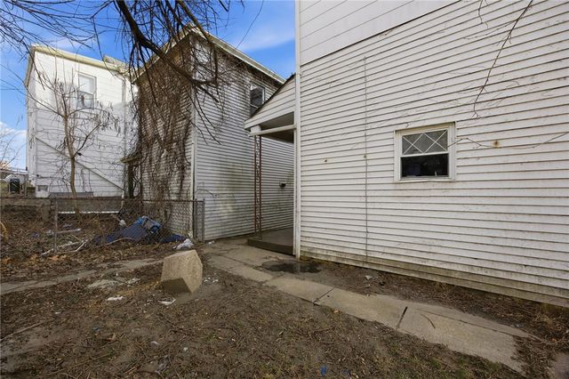 764 Mary St, Mckees Rocks, PA 15136