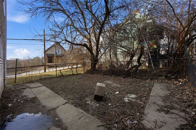 764 Mary St, Mckees Rocks, PA 15136