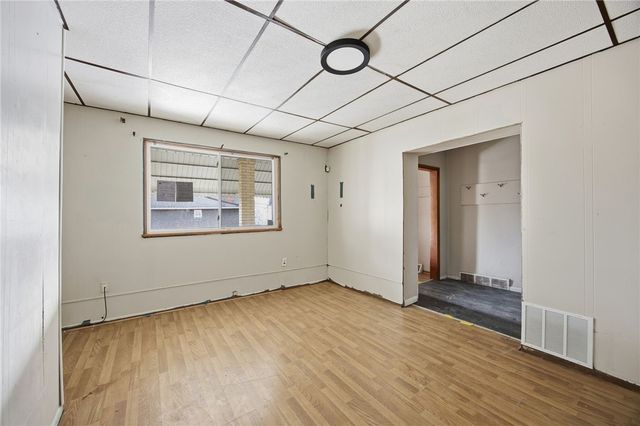 764 Mary St, Mckees Rocks, PA 15136