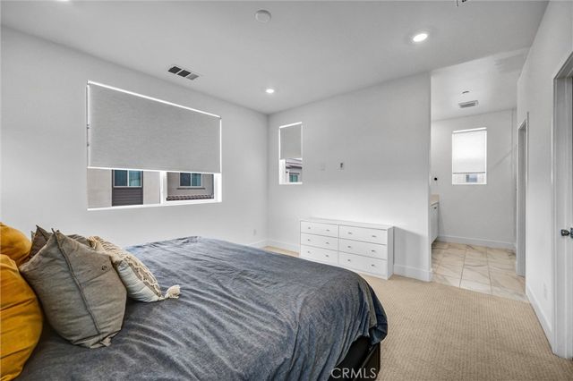 302 Fawn Street, Rancho Mission Viejo, CA 92694