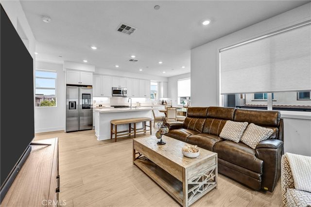 302 Fawn Street, Rancho Mission Viejo, CA 92694
