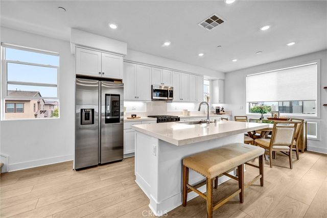 302 Fawn Street, Rancho Mission Viejo, CA 92694