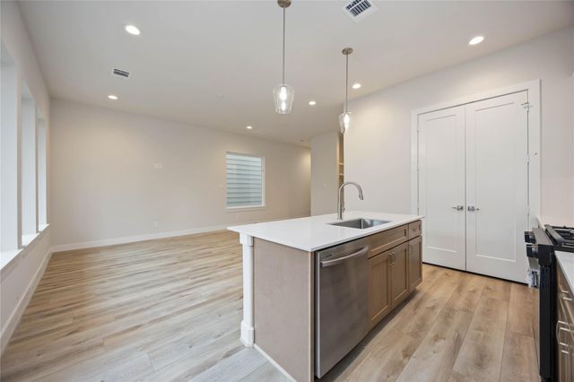 6112 De Campo Street, Houston, TX 77091