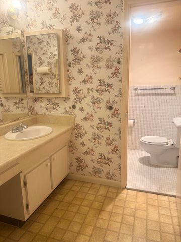 2381 Sunset Avenue 117, Lake Worth Beach, FL 33461