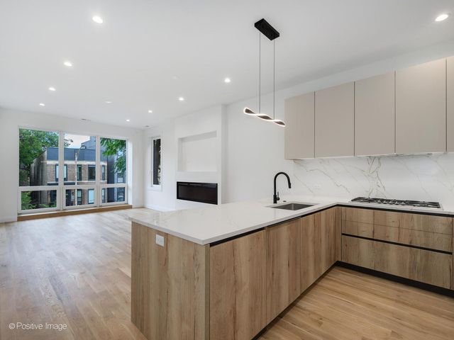 2651 W Augusta Boulevard 1, Chicago, IL 60622