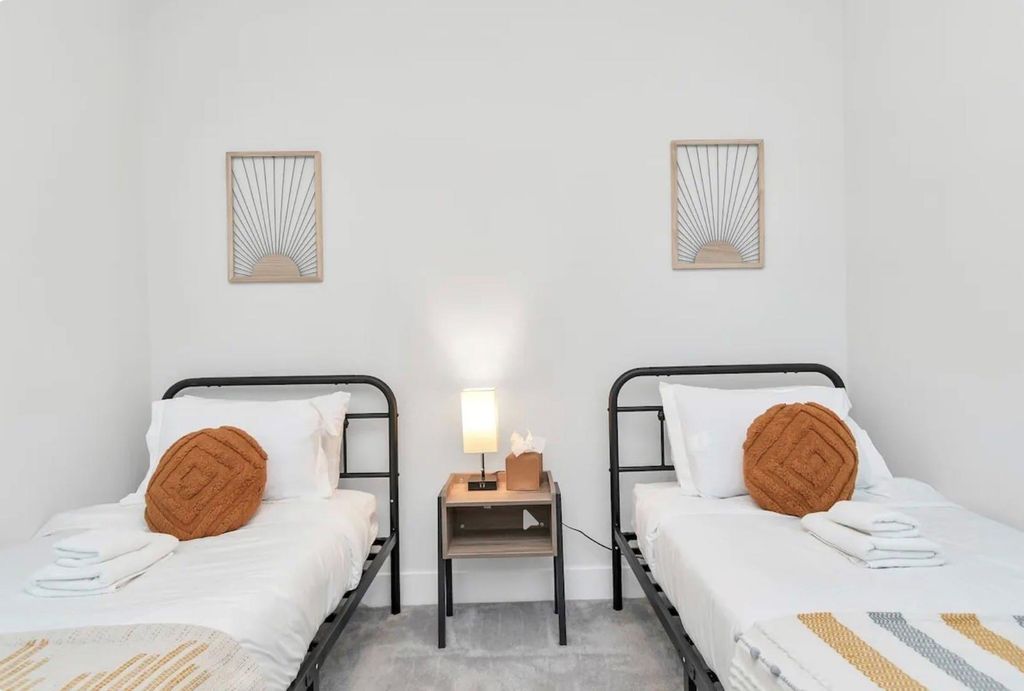 2817 Palm Street, Houston, TX 77004