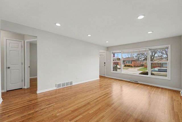 445 Luella Avenue, Calumet City, IL 60409