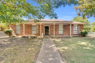 4622 Chalk Court, Grand Prairie, TX 75052