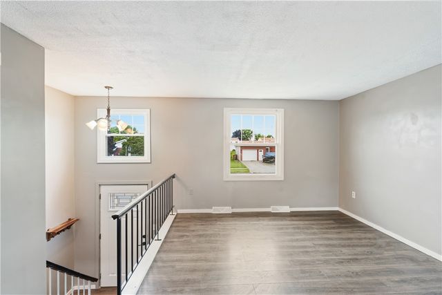 47 West Toulon Drive, Cheektowaga, NY 14227