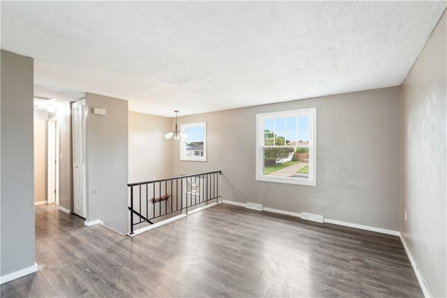 47 West Toulon Drive, Cheektowaga, NY 14227