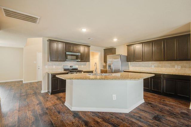 9919 Shimmering Lakes Drive, Rosharon, TX 77583