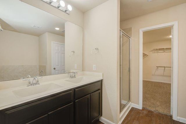 9919 Shimmering Lakes Drive, Rosharon, TX 77583