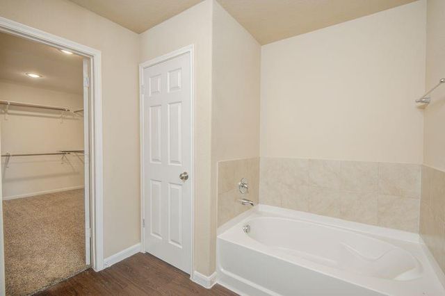 9919 Shimmering Lakes Drive, Rosharon, TX 77583