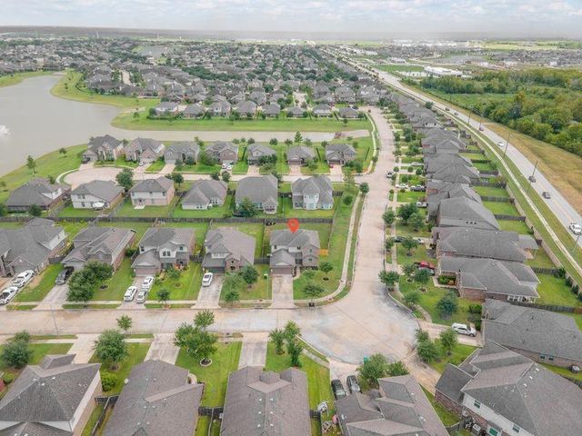 9919 Shimmering Lakes Drive, Rosharon, TX 77583