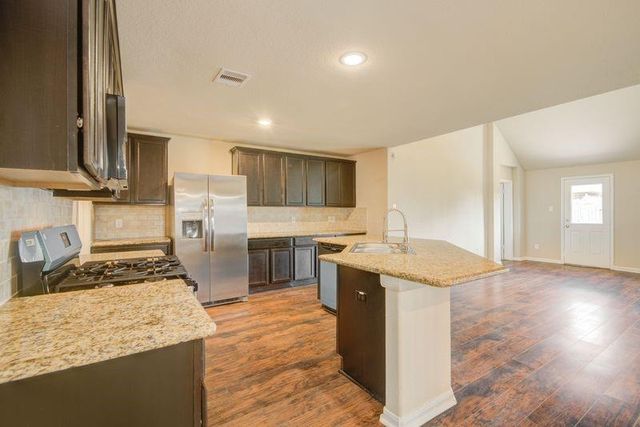 9919 Shimmering Lakes Drive, Rosharon, TX 77583