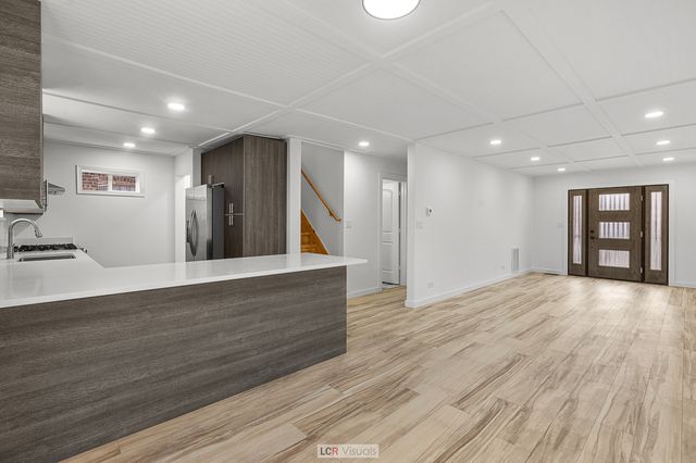 11055 S Avenue C, Chicago, IL 60617