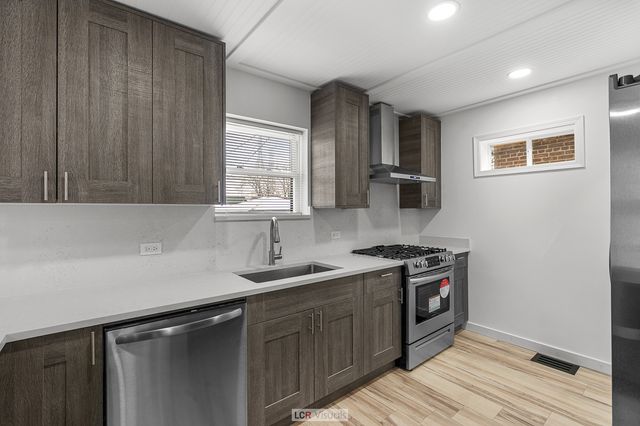 11055 S Avenue C, Chicago, IL 60617