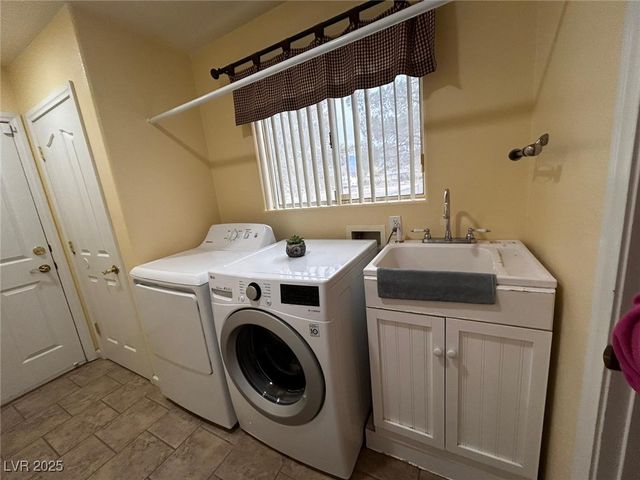 2481 East Falcon Street, Pahrump, NV 89048