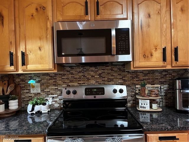 2481 East Falcon Street, Pahrump, NV 89048